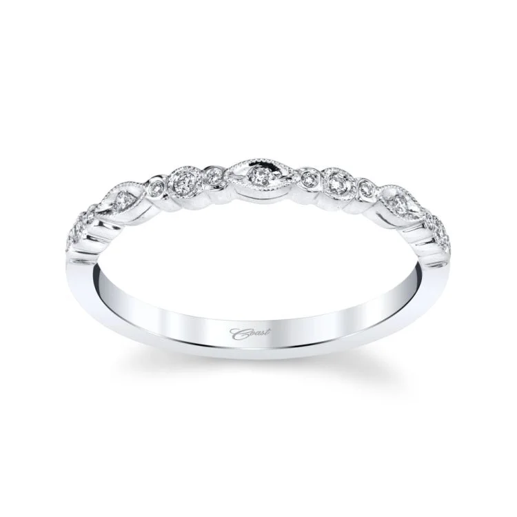 14 KT White Gold Fashion Band With 0.07 ctw