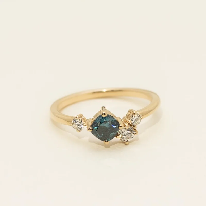 Cushion Blue Diamond Ring in 14kt Yellow Gold (3/4ct tw)