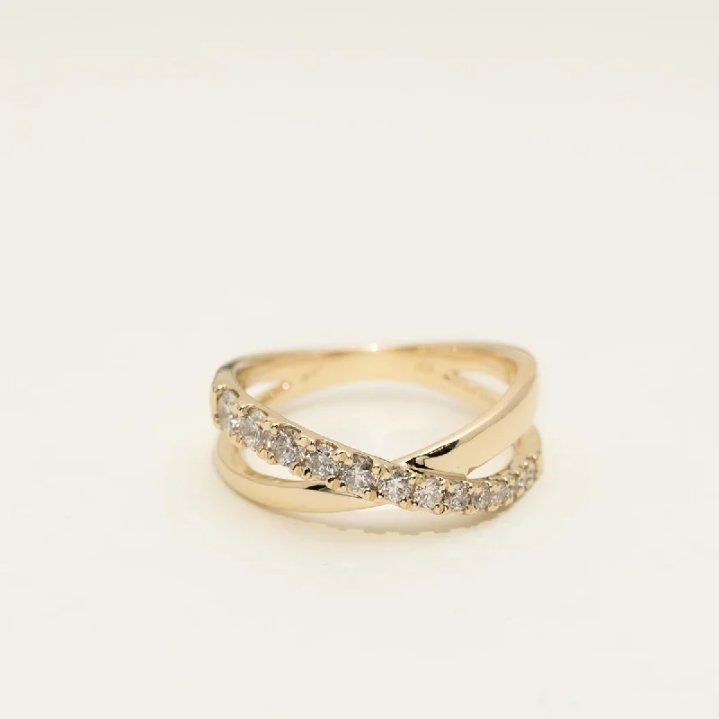 Diamond Bypass Ring in 10kt Yellow Gold (1/10ct tw)