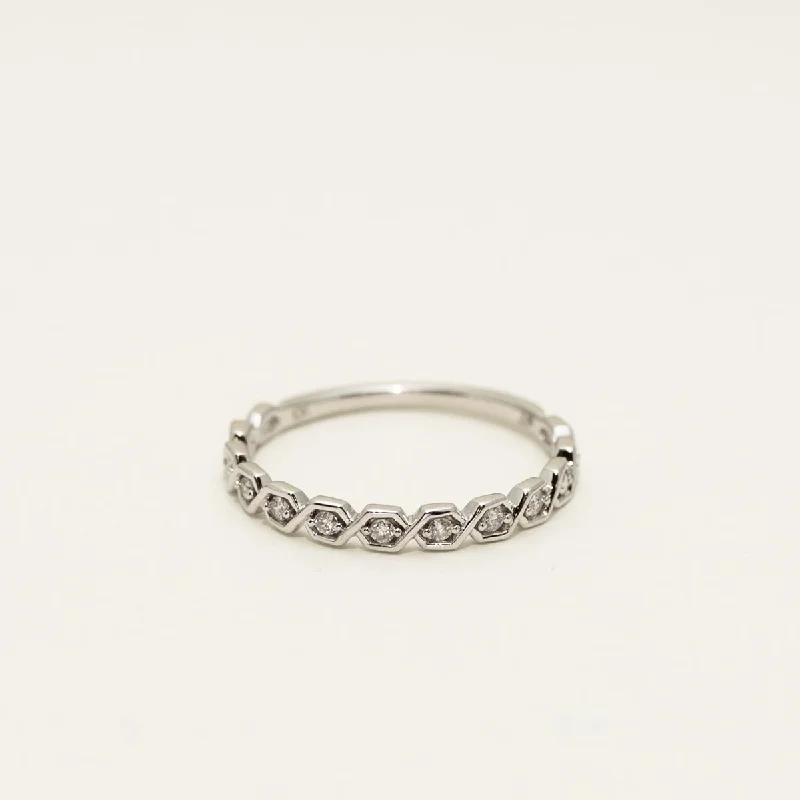 Diamond Stackable Ring in 10kt White Gold (1/10ct tw)