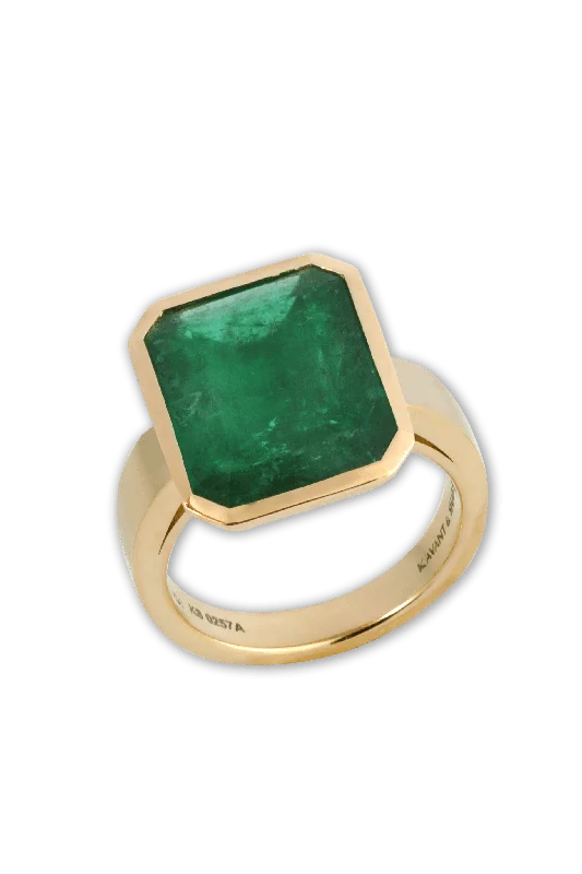 Emerald Twist Ring