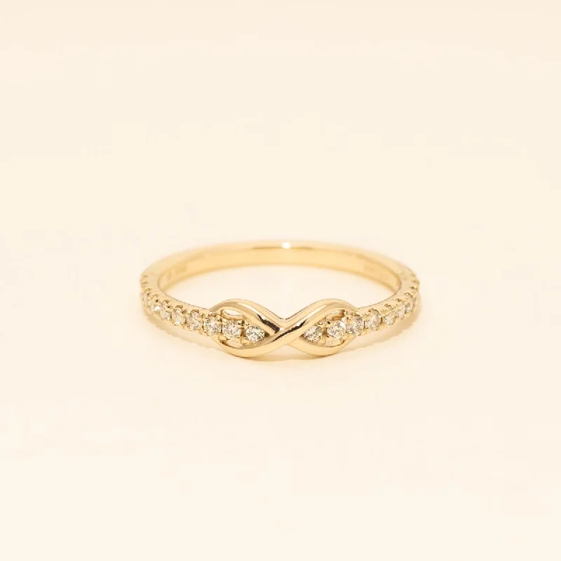 Northern Star Diamond Infinity Ring in 10kt Yellow Gold (1/5ct tw)