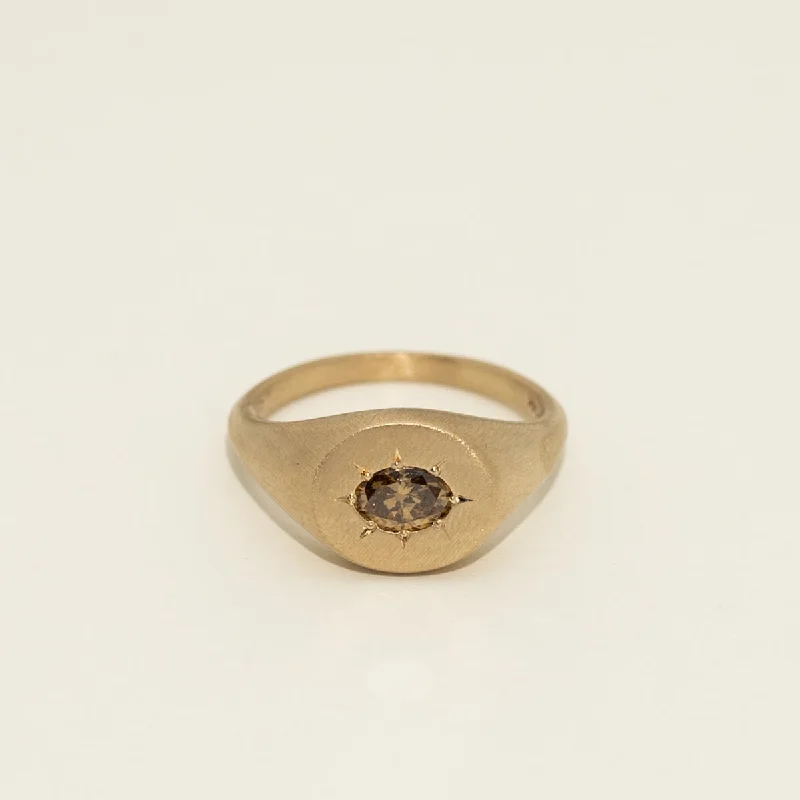 Oval Champagne Diamond Signet Ring in 14kt Yellow Gold (3/8ct)