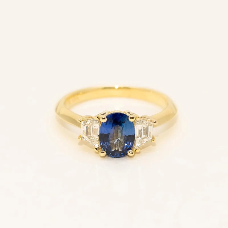 Oval Sapphire Ring in 18kt Yellow Gold with Diamonds (5/8ct tw)