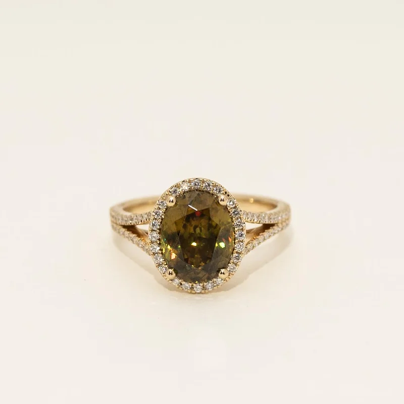 Oval Sphene Halo Ring in 14kt Yellow Gold with Diamonds(1/4ct tw)