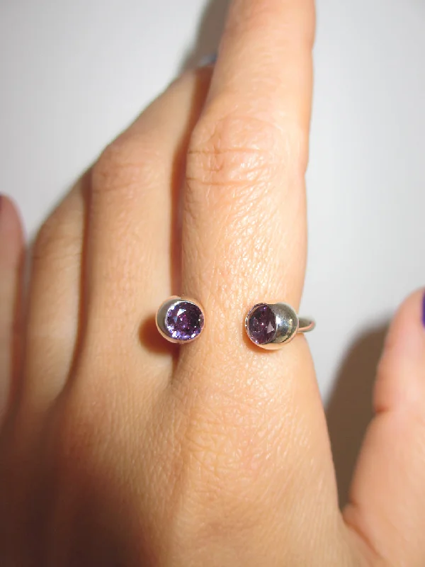 THE PIERCED RING PURPLE