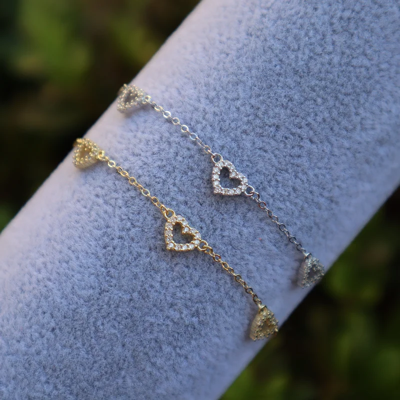 Delicate Three Hearts bracelet